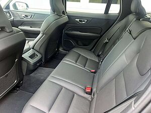 Volvo  B4 B Plus Dark Autom. MY25 GARANTIE -34%