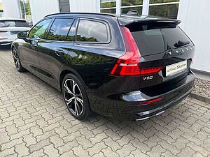 Volvo  B4 B Plus Dark Autom. MY25 GARANTIE -34%