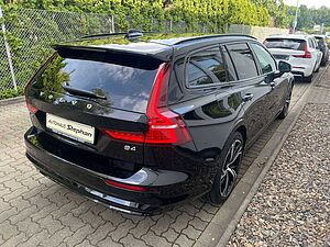 Volvo  B4 B Plus Dark Autom. MY25 GARANTIE -34%
