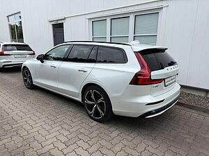 Volvo  B4 B Plus Dark Autom. MY25 GARANTIE
