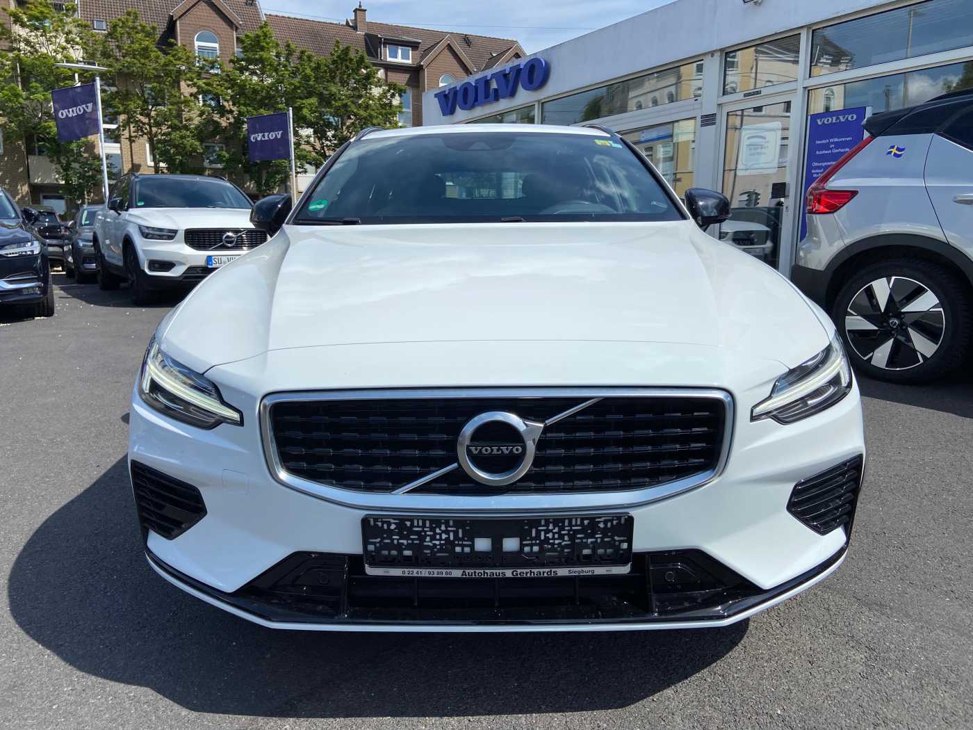 Volvo  T8 Plug-In Hybrid, AWD, R-Design, Pano, Head-Up, Voll-LED, H&K