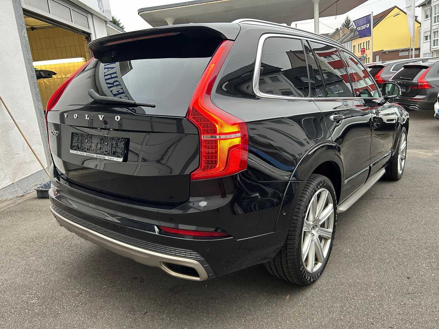 Volvo  D5 AWD Inscription, B&W, bel. Sitze, 7-Sitze, LUFT, AHK