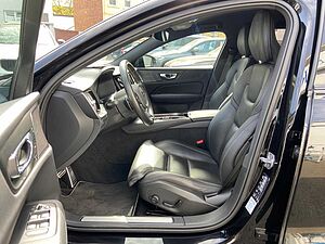 Volvo  T6 AWD R-Design, Voll-LED, BLIS, ACC, H&K, bel. Sitze, Massage, Akustikvergl.