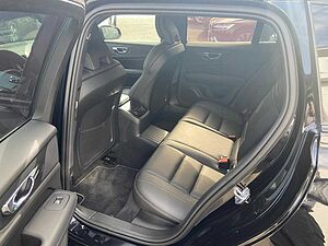 Volvo  T6 AWD R-Design, Voll-LED, BLIS, ACC, H&K, bel. Sitze, Massage, Akustikvergl.