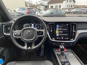 Volvo  T4 R-Design, BLIS, ACC, 360°, H&K