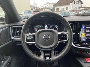 Volvo  T4 R-Design, BLIS, ACC, 360°, H&K