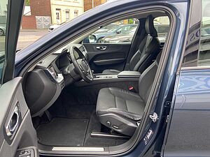 Volvo  D4 AWD Momentum, AHK, Voll-LED