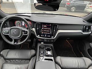 Volvo  T8 AWD R-Design, AHK, BLIS, ACC, Kamera, Memory