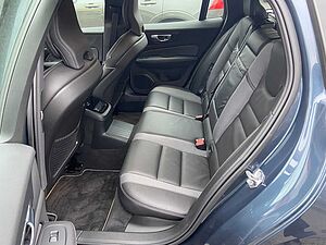 Volvo  T8 AWD R-Design, AHK, BLIS, ACC, Kamera, Memory