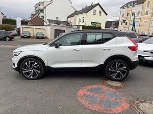 Volvo  T4 R-Design, Pano, H&K, 20', Kamera, Voll-LED