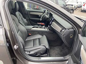 Volvo  Ultimate, B4 Diesel, Dark, Head-Up, Pano, Massage, bel. Sitze, 360°