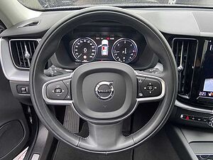 Volvo  XC60 Momentum Pro, B4 Diesel, Voll-LED, 360°, BLIS