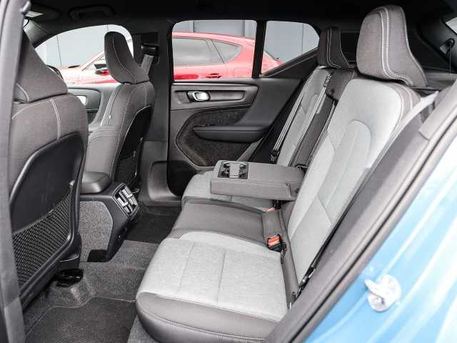 Volvo  Plus Dark 2WD B3 EU6d digitales Cockpit Memory Sitze Soundsystem HarmanKardon LE