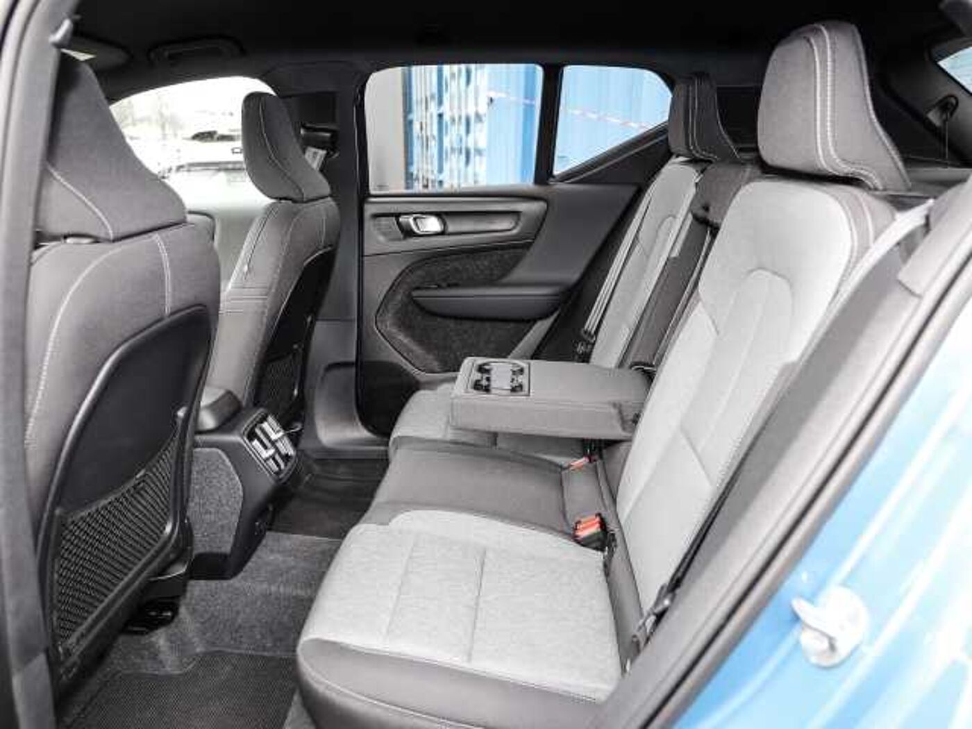 Volvo  Plus Dark 2WD B3 EU6d digitales Cockpit Memory Sitze Soundsystem HarmanKardon LE