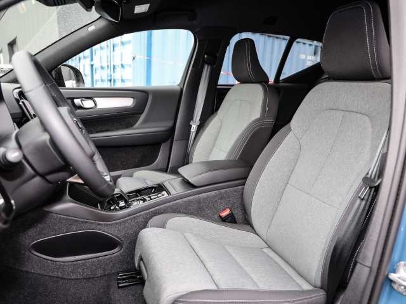Volvo  Plus Dark 2WD B3 EU6d digitales Cockpit Memory Sitze Soundsystem HarmanKardon LE