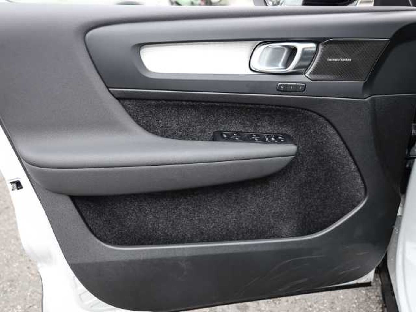 Volvo  Plus Dark 2WD B3 EU6d digitales Cockpit Memory Sitze Soundsystem HarmanKardon LE