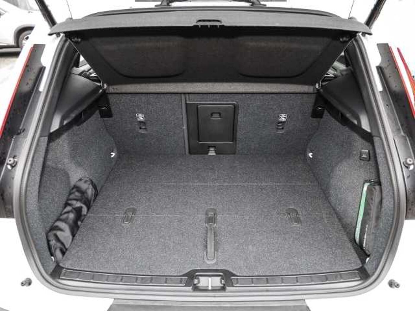 Volvo  Plus Dark 2WD B3 EU6d digitales Cockpit Memory Sitze Soundsystem HarmanKardon LE
