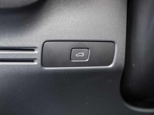 Volvo  Plus Dark 2WD B3 EU6d digitales Cockpit Memory Sitze Soundsystem HarmanKardon LE