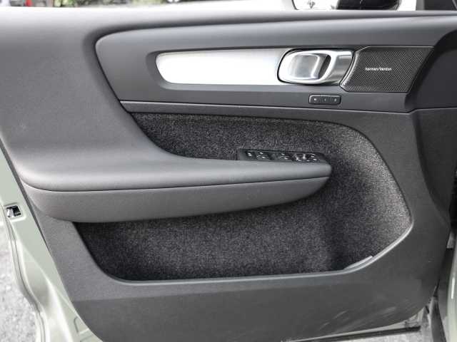 Volvo  Plus Dark 2WD B3 EU6d digitales Cockpit Memory Sitze Soundsystem HarmanKardon LE