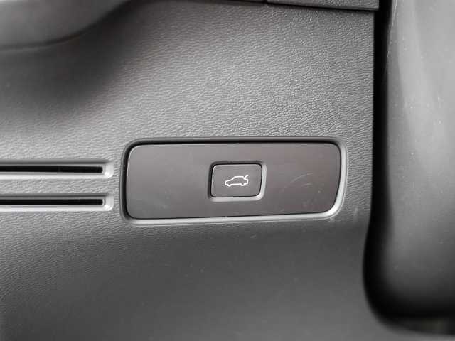 Volvo  Plus Dark 2WD B3 EU6d digitales Cockpit Memory Sitze Soundsystem HarmanKardon LE