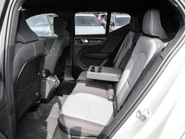 Volvo  Plus Dark 2WD B3 EU6d digitales Cockpit Memory Sitze Soundsystem HarmanKardon LE