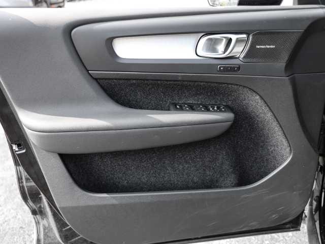 Volvo  Plus Dark 2WD B3 EU6d digitales Cockpit Memory Sitze Soundsystem HarmanKardon LE