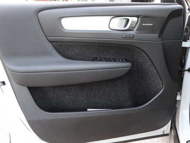 Volvo  Plus Dark 2WD B3 EU6d digitales Cockpit Memory Sitze Soundsystem HarmanKardon LE