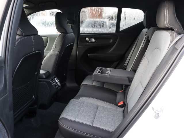 Volvo  Plus Dark 2WD B3 EU6d digitales Cockpit Memory Sitze Soundsystem HarmanKardon LE