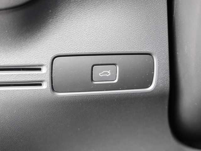 Volvo  Plus Dark 2WD B3 EU6d digitales Cockpit Memory Sitze Soundsystem HarmanKardon LE