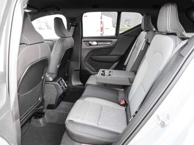 Volvo  Plus Dark 2WD B3 EU6d digitales Cockpit Memory Sitze Soundsystem HarmanKardon LE