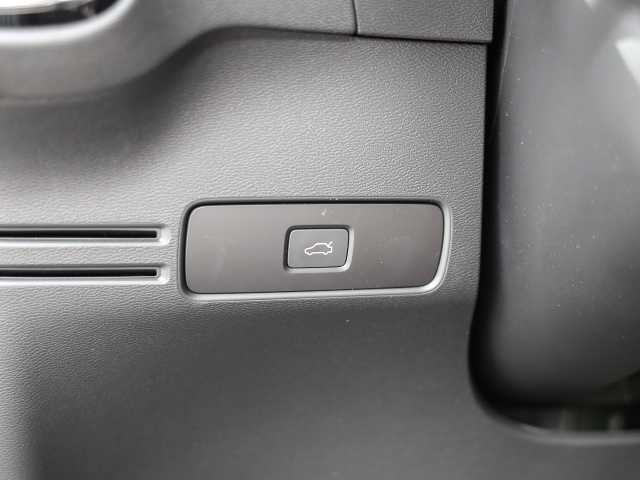 Volvo  Plus Dark 2WD B3 EU6d digitales Cockpit Memory Sitze Soundsystem HarmanKardon LE