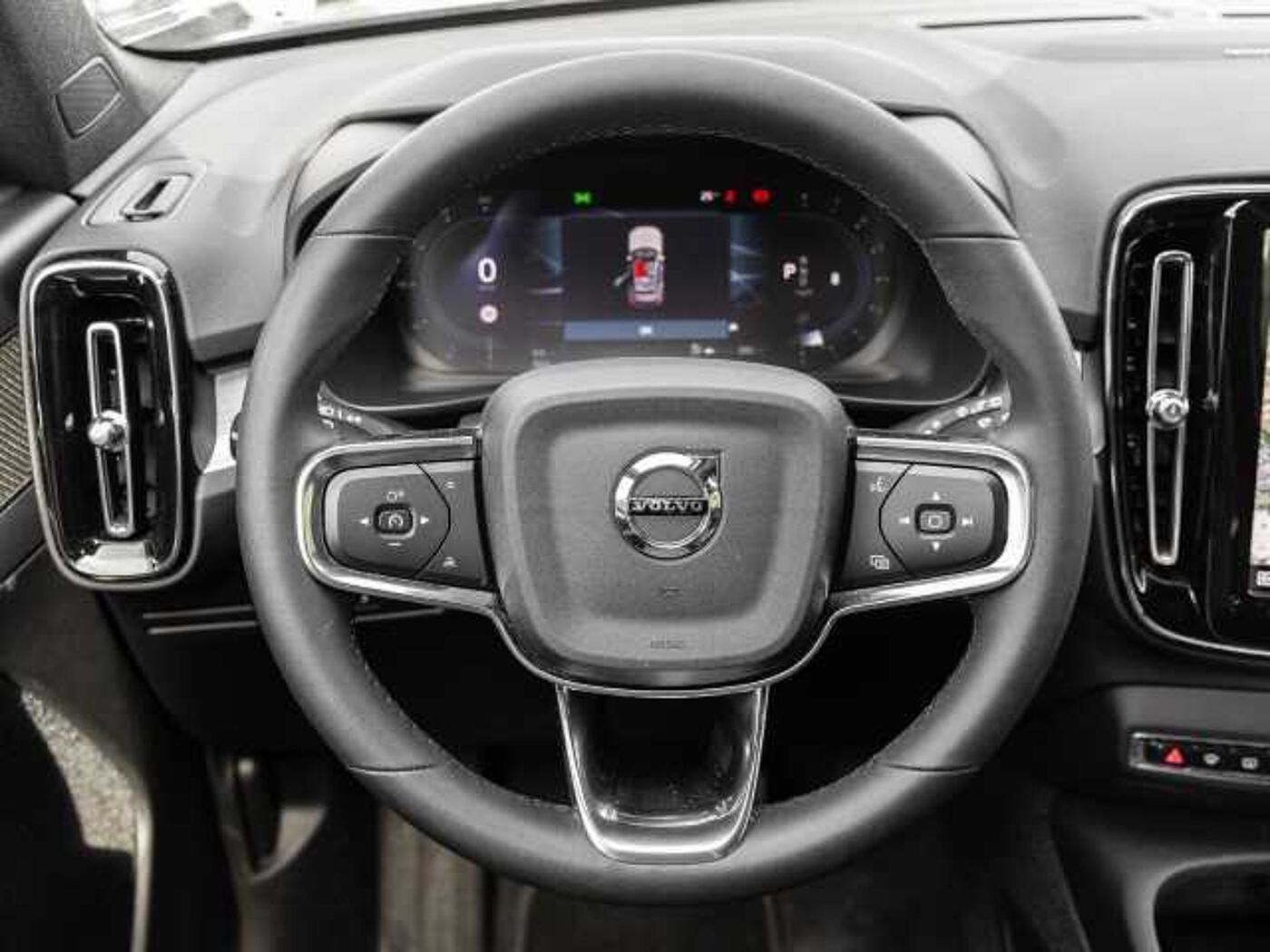 Volvo  Plus Dark 2WD B3 EU6d digitales Cockpit Memory Sitze Soundsystem HarmanKardon LE