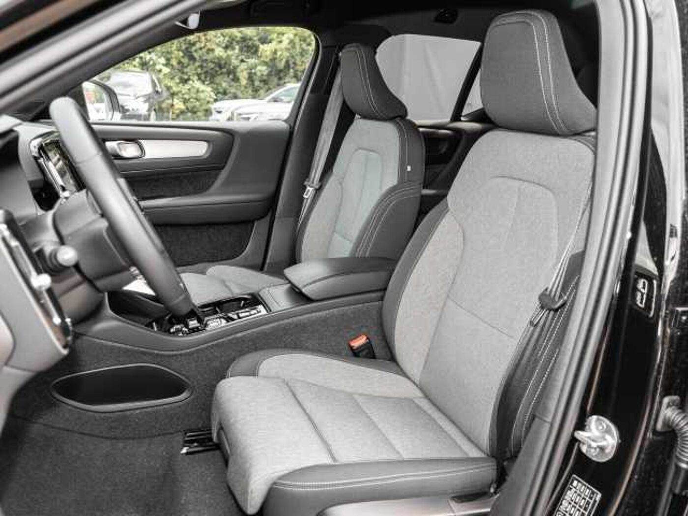 Volvo  Plus Dark 2WD B3 EU6d digitales Cockpit Memory Sitze Soundsystem HarmanKardon LE