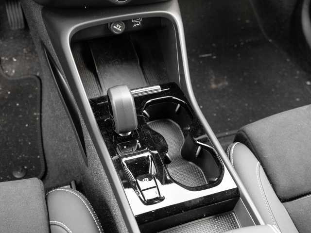 Volvo  Plus Dark 2WD B3 EU6d digitales Cockpit Memory Sitze Soundsystem HarmanKardon LE
