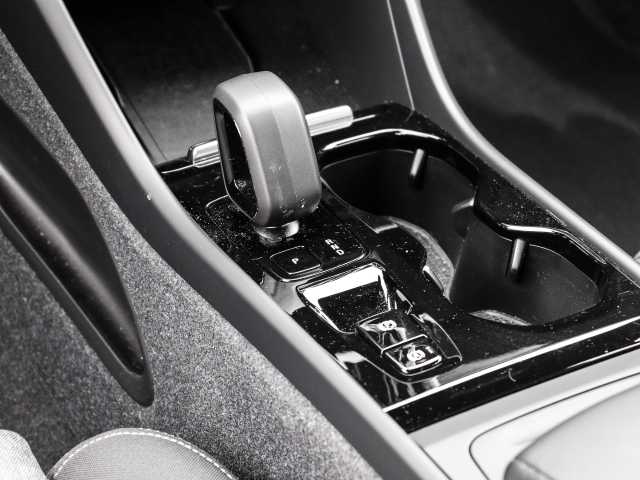 Volvo  Plus Dark 2WD B3 EU6d digitales Cockpit Memory Sitze Soundsystem HarmanKardon LE