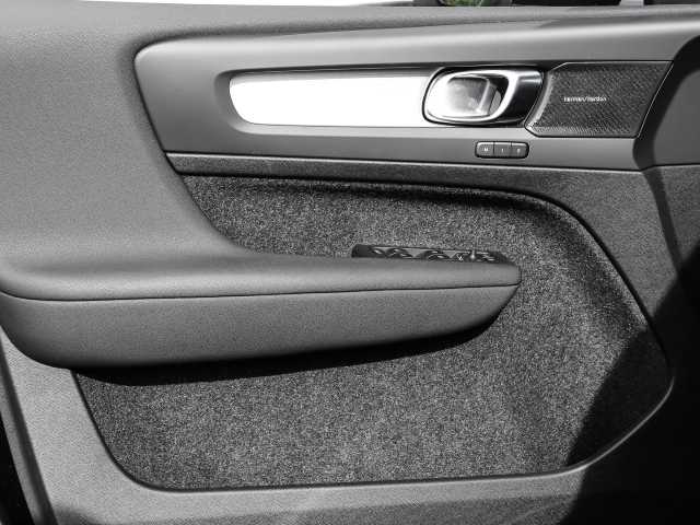 Volvo  Plus Dark 2WD B3 EU6d digitales Cockpit Memory Sitze Soundsystem HarmanKardon LE