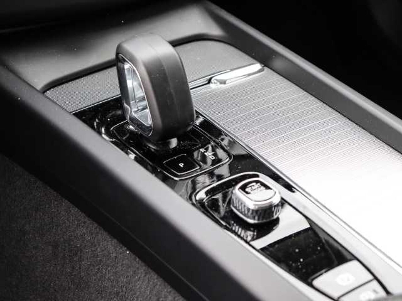 Volvo  Ultimate Dark AWD B4 Diesel EU6d Allrad HUD AD StandHZG digitales Cockpit Memory
