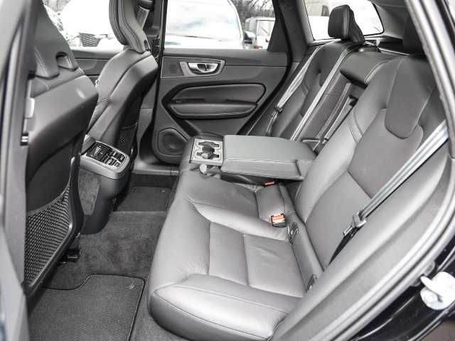 Volvo  Ultimate Dark 2WD B4 Diesel EU6d HUD AD digitales Cockpit Memory Sitze Soundsyst