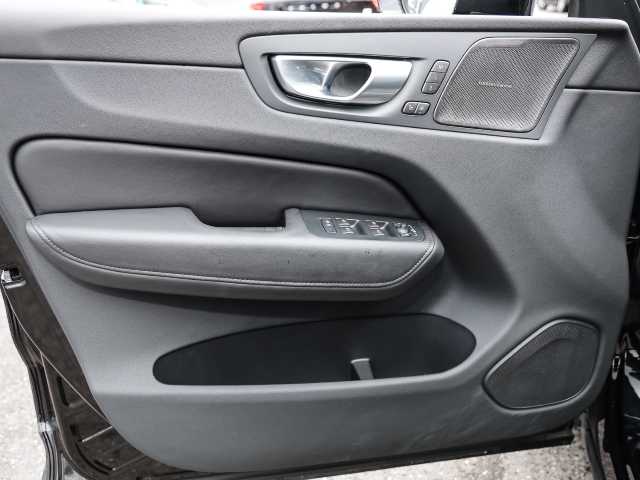 Volvo  Ultimate Dark 2WD B4 Diesel EU6d HUD AD digitales Cockpit Memory Sitze Soundsyst