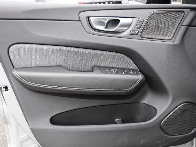 Volvo  Ultimate Dark AWD B5 Benzin EU6d Allrad HUD StandHZG Leder digitales Cockpit Mem