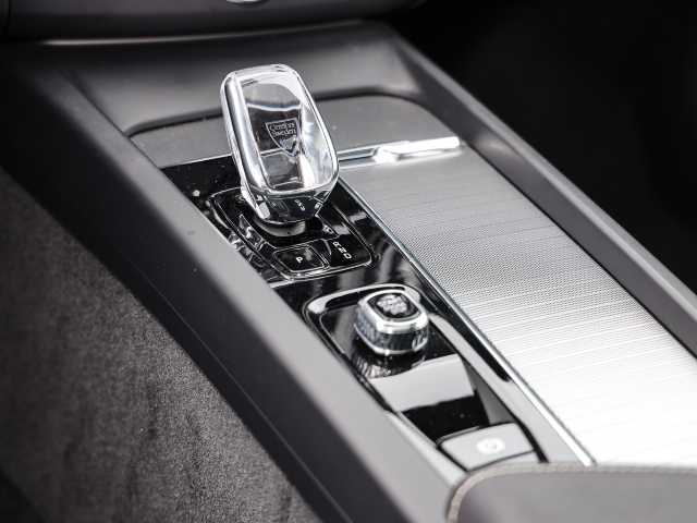 Volvo  Ultimate Dark AWD B5 Benzin EU6d Allrad HUD StandHZG Leder digitales Cockpit Mem