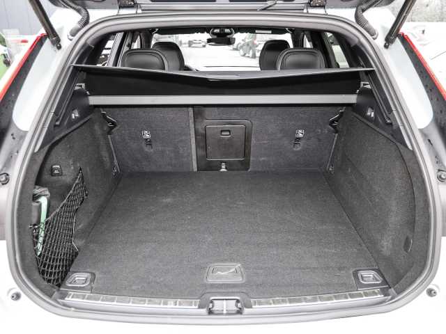 Volvo  Ultimate Dark AWD B5 Benzin EU6d Allrad HUD StandHZG Leder digitales Cockpit Mem