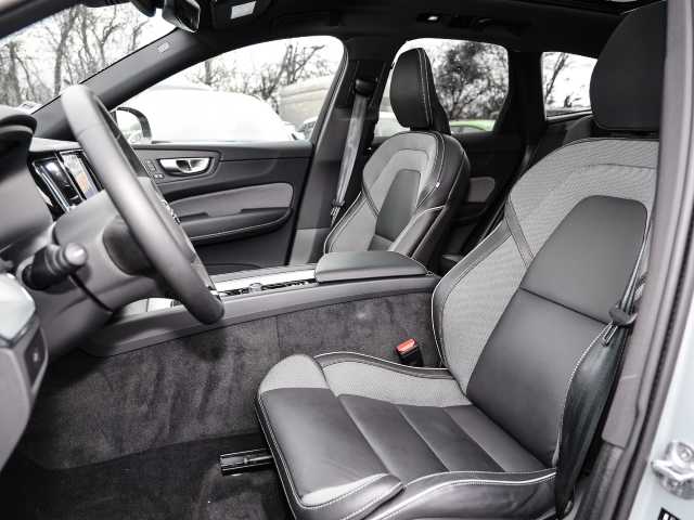 Volvo  Ultimate Dark AWD B5 Benzin EU6d Allrad HUD StandHZG Leder digitales Cockpit Mem