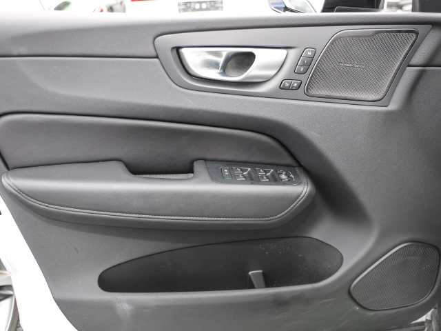Volvo  Ultimate Dark 2WD B4 Diesel EU6d HUD AD digitales Cockpit Memory Sitze Soundsyst