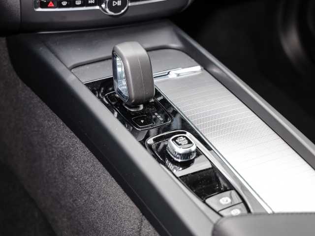 Volvo  Ultimate Dark 2WD B4 Diesel EU6d HUD AD digitales Cockpit Memory Sitze Soundsyst