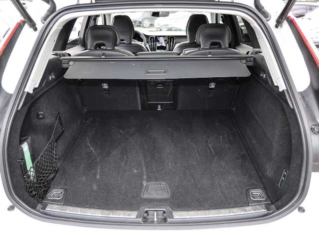 Volvo  Ultimate Dark 2WD B4 Diesel EU6d HUD AD digitales Cockpit Memory Sitze Soundsyst