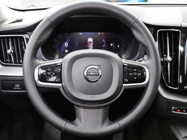 Volvo  Ultimate Dark 2WD B4 Diesel EU6d HUD AD digitales Cockpit Memory Sitze Soundsyst