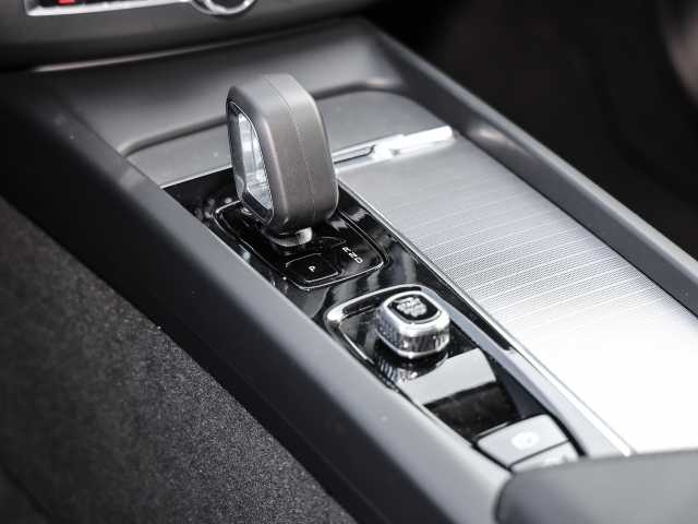 Volvo  Ultimate Dark AWD B4 Diesel EU6d Allrad HUD AD StandHZG digitales Cockpit Memory