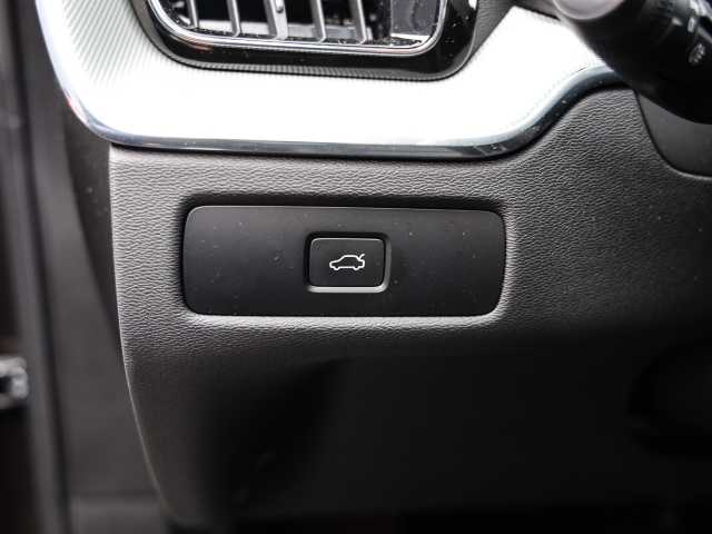 Volvo  Plus Dark 2WD B4 Diesel EU6d digitales Cockpit Memory Sitze Soundsystem HarmanKa