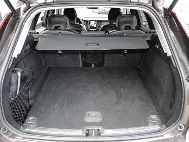 Volvo  Plus Dark 2WD B4 Diesel EU6d digitales Cockpit Memory Sitze Soundsystem HarmanKa
